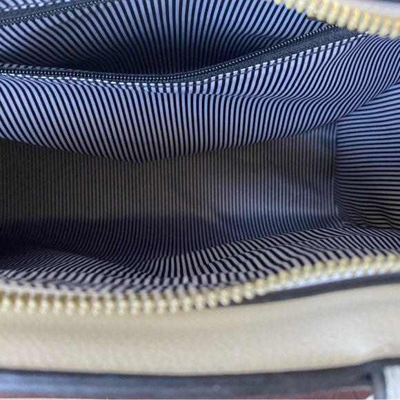 Handbag - Picture 2 of 3